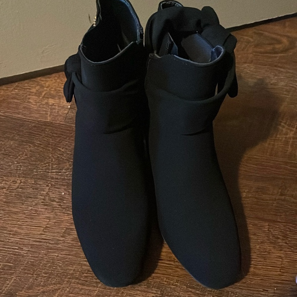 Worn 2-3 times used wedge boots